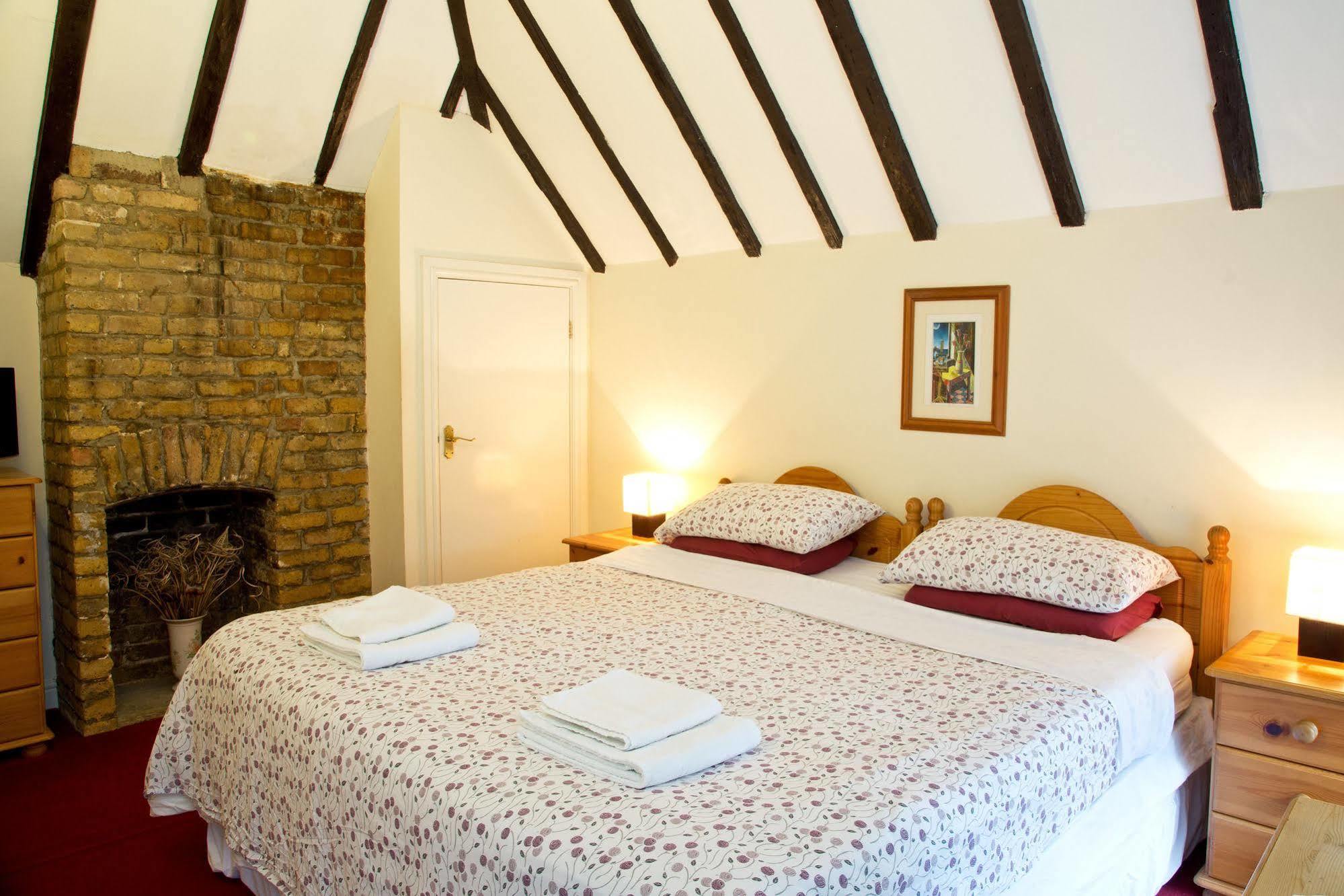 Detling Coachhouse Bed and Breakfast Maidstone Buitenkant foto