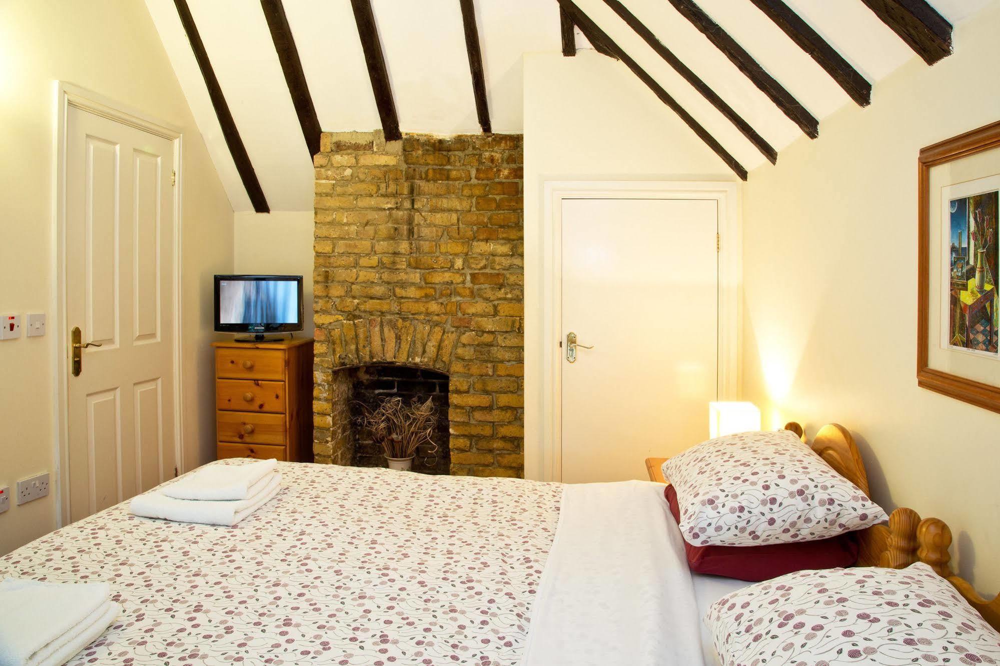Detling Coachhouse Bed and Breakfast Maidstone Buitenkant foto